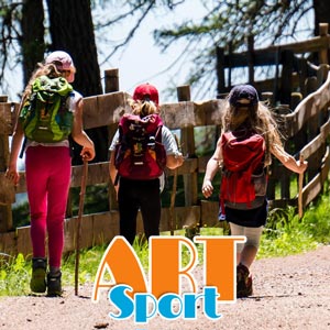 Kinder beim Wandern